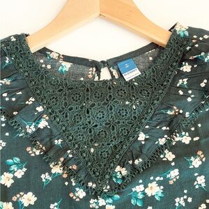 Old Navy Girls Floral Top | Embroidered Yoke Ruffle Sleeves | Size 8